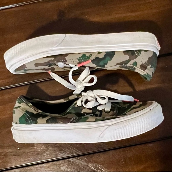 Vans Camo Print Low-Top Sneakers – US Kids Size 2 - Picture 2 of 7